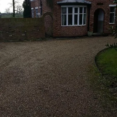 Oaklands Bed & Breakfast *