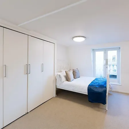 Guest house Mayfair 4*
