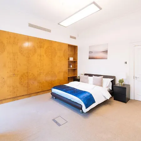 Guest house Mayfair 4*
