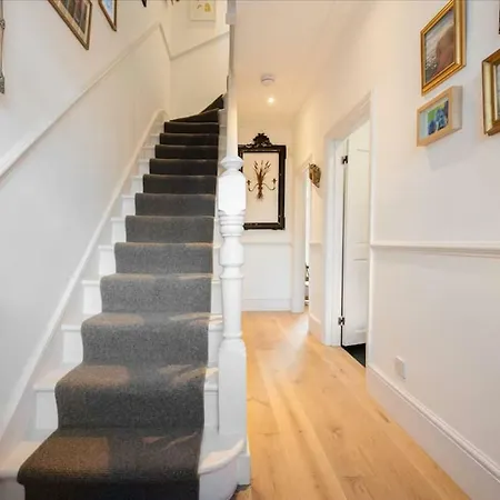 Gorgeous, 4 Bed Victorian House In Dollis Hill *