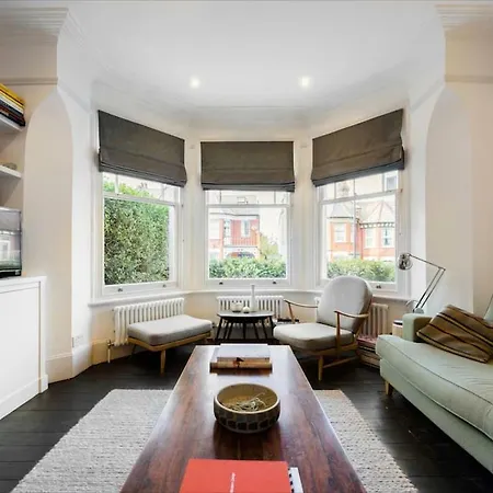 Gorgeous, 4 Bed Victorian House In Dollis Hill *