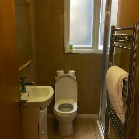 Crlondon Guest house *