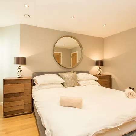 Apartment The Sweet Mews - Large 4bdr London