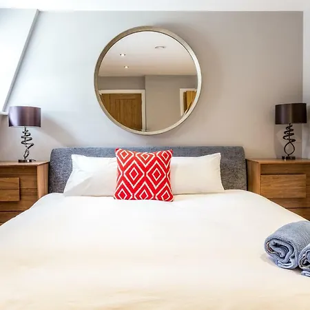 The Sweet Mews - Large 4bdr * London