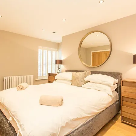 Apartment The Sweet Mews - Large 4bdr London