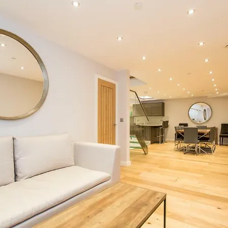 Apartment The Sweet Mews - Large 4bdr London