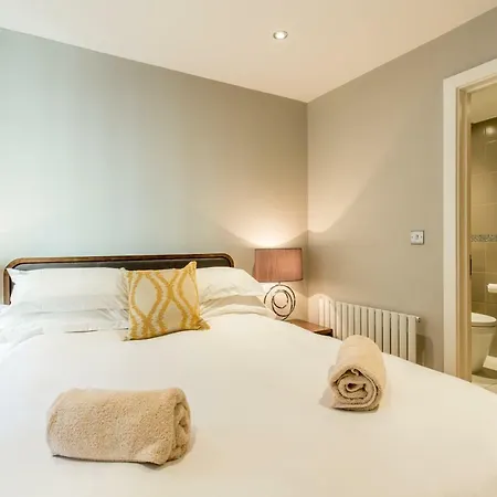 The Sweet Mews - Large 4bdr * London