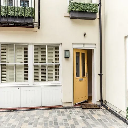 The Sweet Mews - Large 4bdr Apartment London