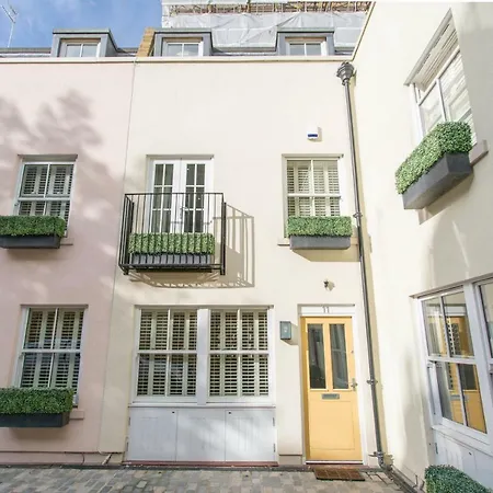 The Sweet Mews - Large 4bdr