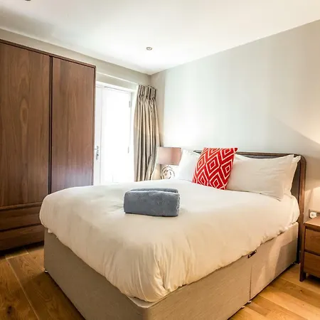 The Sweet Mews - Large 4bdr Apartment London