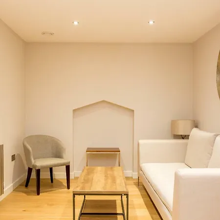 The Sweet Mews - Large 4bdr Apartment London