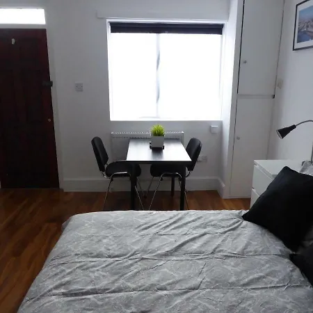 Soft & Bright Apartment