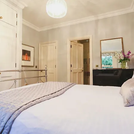 アパート 2bedroom Onslow Gardens South Kensington ロンドン