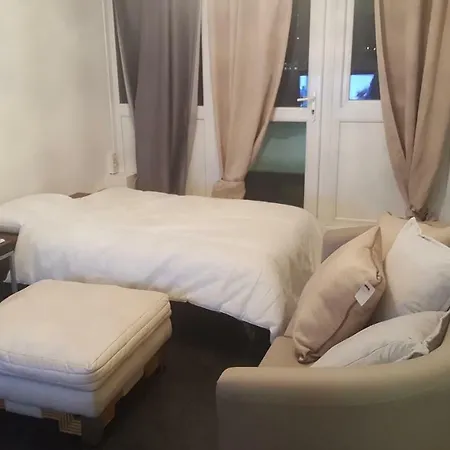 Dunedin House Apartment