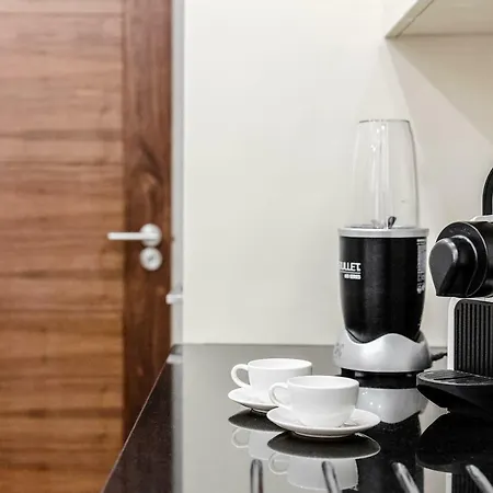 Mayfair Mews Apartment *