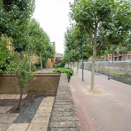 Guest house Donatello Tower Bridge 3*
