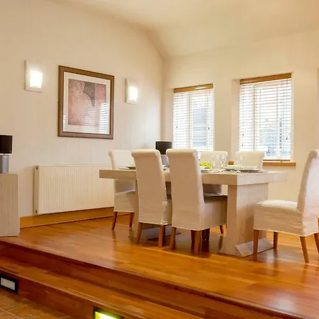 Apartament Bright Private - Peaceful Morden Location *