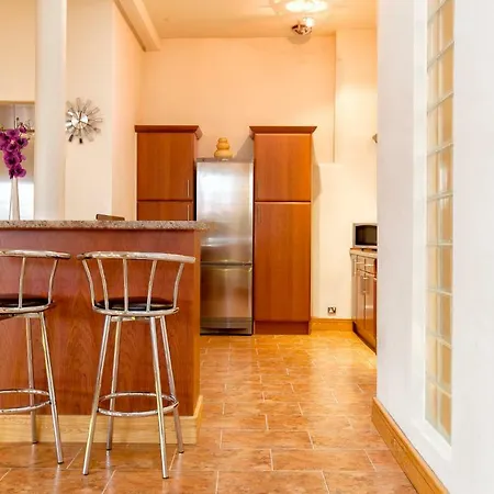 Bright Private - Peaceful Morden Location *