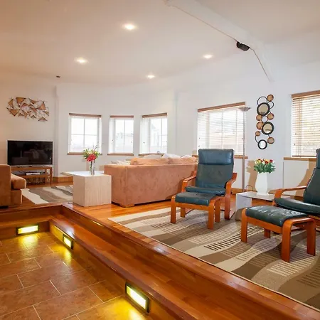 Bright Private - Peaceful Morden Location Apartament *