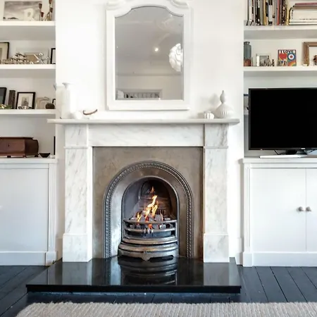 Holiday home Gorgeous, 4 Bed Victorian House In Dollis Hill *