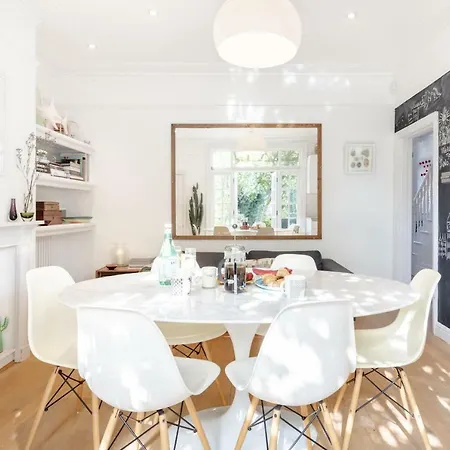 Holiday home Gorgeous, 4 Bed Victorian House In Dollis Hill