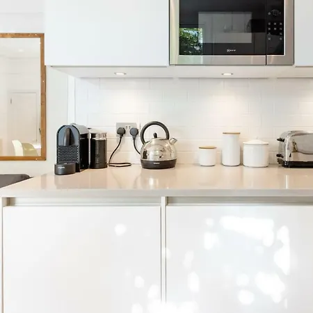 Gorgeous, 4 Bed Victorian House In Dollis Hill