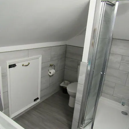 Fifty Guest house 3*