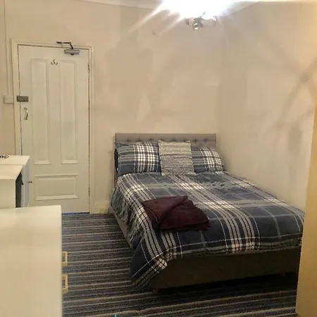 2 Bedroom In Westminster