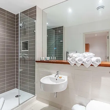 Splendid 3 Bedroom In Angel/kings Cross London