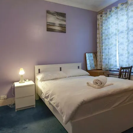 Adam Short Guest house 3*