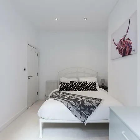 Apartment - Great Location