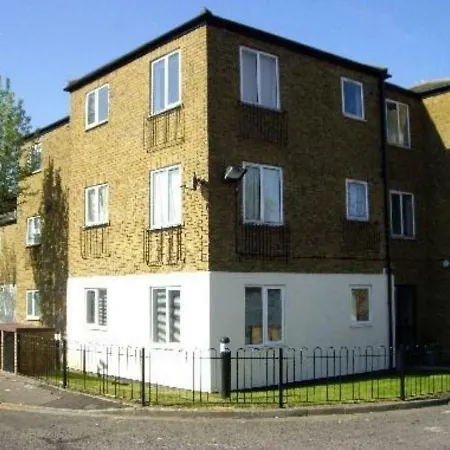 Apartment Cosy 2 Bedroom -heathrow Airport