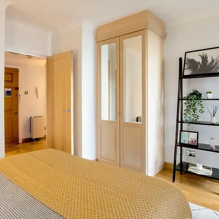 One Bed Serviced Near Millenium Bridge Lejlighed