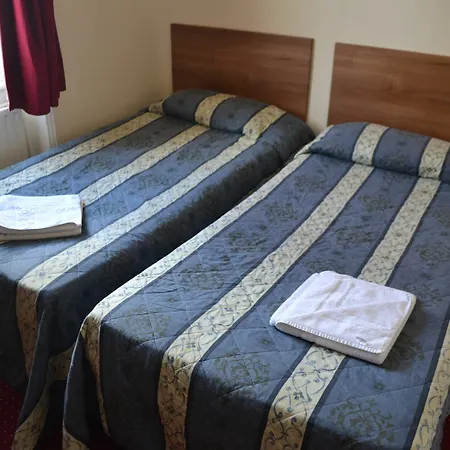 The House On Warwick 4*