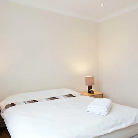 Tottenham - Good For Centre Free Parking And Contractors And Relocators * London