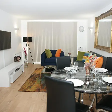 Riverside 2 Bed Appartement *