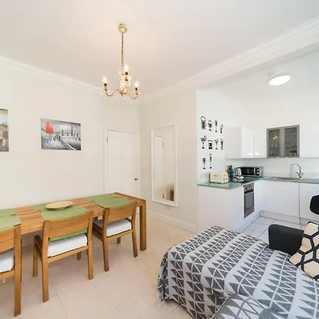 - Great Location London