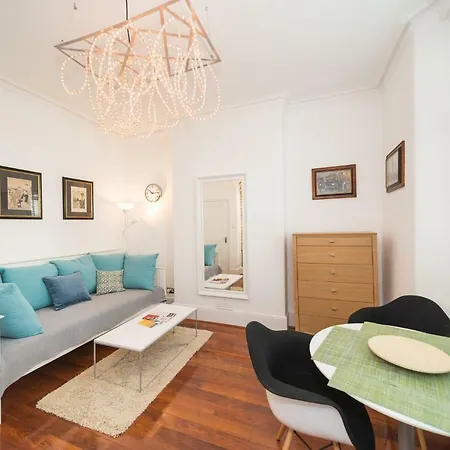 - Great Location * London