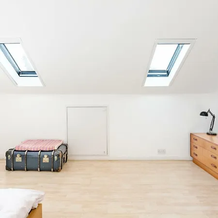 Gorgeous, 4 Bed Victorian House In Dollis Hill Holiday home London