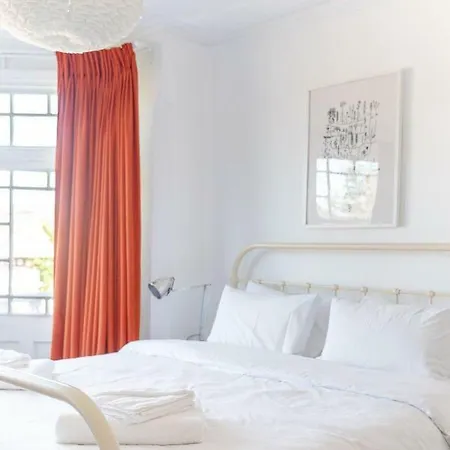 Holiday home Gorgeous, 4 Bed Victorian House In Dollis Hill London