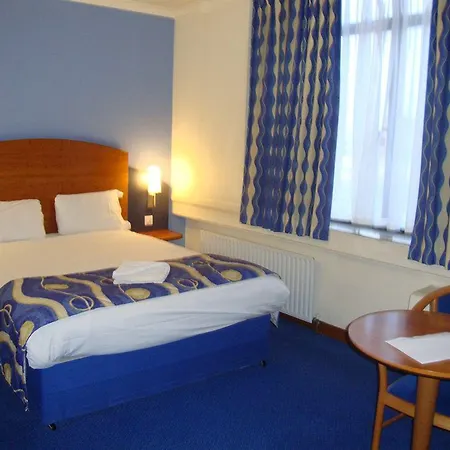 - Wembley International Hotell 3*