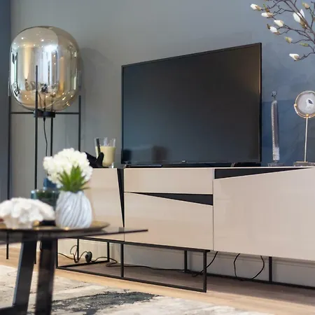 The Carlyle - Stunning Serviced Appartement