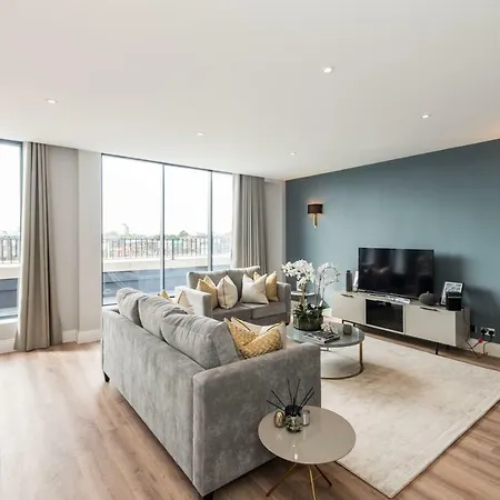 The Carlyle - Stunning Serviced Appartement