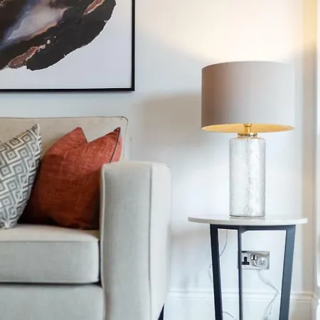 The Carlyle - Stunning Serviced Appartement *