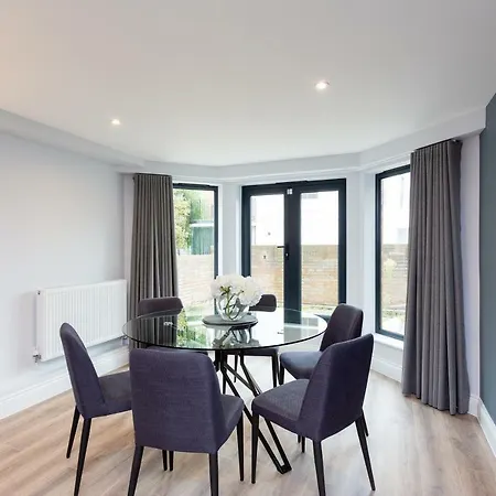 The Carlyle - Stunning Serviced Appartement *