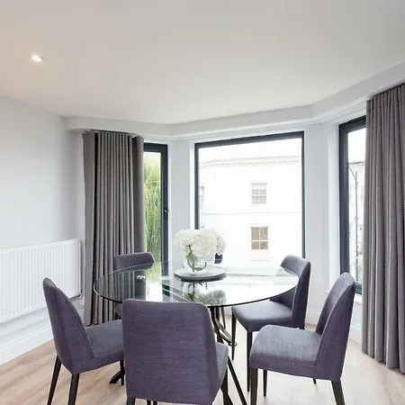 The Carlyle - Stunning Serviced *