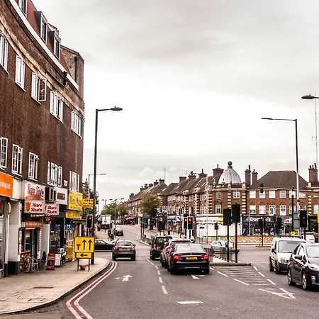 Backpackers Youth 18 - 35 Years Old Only London