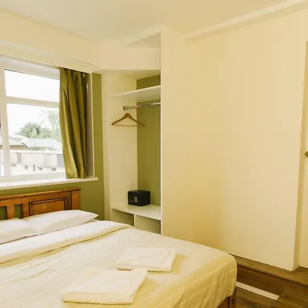 Palmers Hillspring At Willesden *