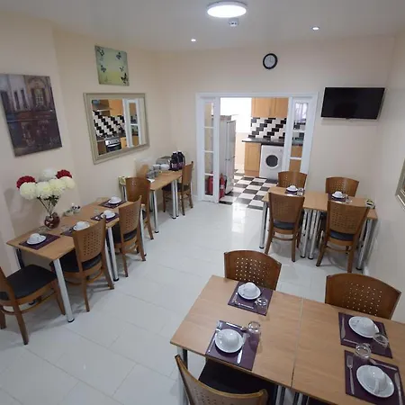 Woodlands Hotel