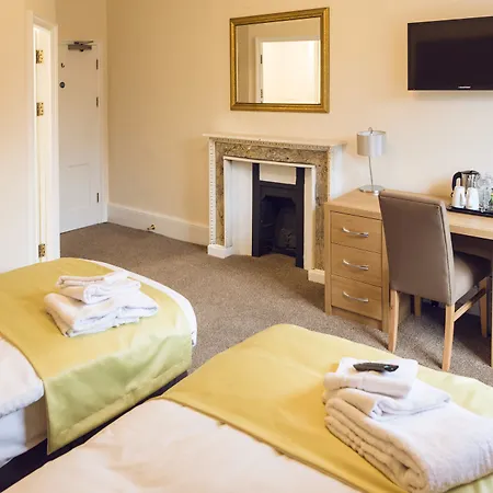 Gilwell Park Hotel 3*